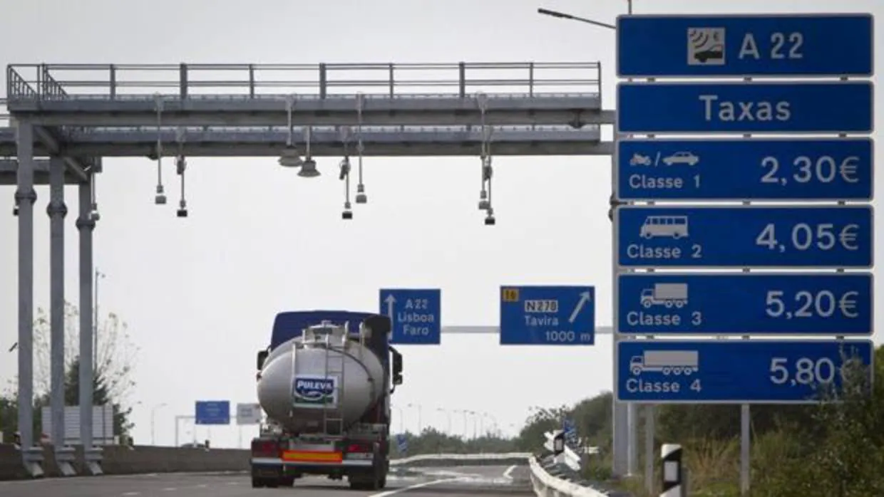 Indicativo con tarifas en la autopista portuguesa