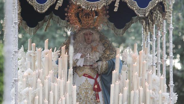 La hermandad de la Estrella de Córdoba estrenará varias tandas de candelería de su paso de palio