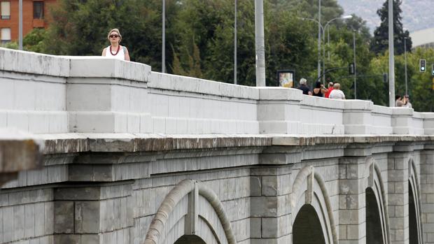 El Ayuntamiento de Córdoba quiere entoldar el puente  de San Rafael