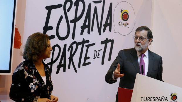 La alcaldesa de Córdoba pide a Rajoy en Fitur 2018 más apoyo económico para las Ciudades Patrimonio