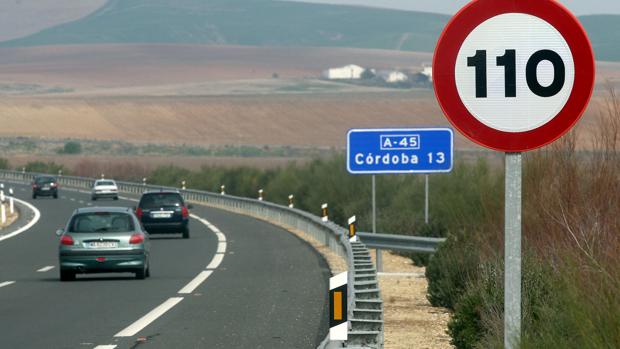 Un motorista sufre un accidente mortal en la A-45, a la altura de La Rambla