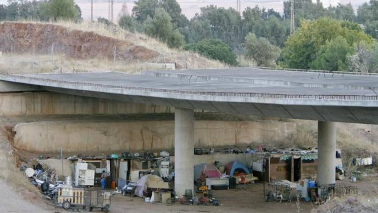 Campamento de rumanos detrás del polígono industrial Chinales de Córdoba en el año 2010