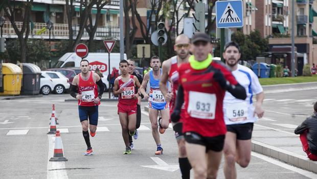 María Luisa Baena y Antonio Román vencen la VII Carrera Solidaria «Corre por una causa, corre por la Educación» celebrada en Pedro Abad