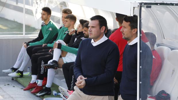 El Córdoba CF B cae a los puestos de descenso a Tercera División tras perder en Granada (1-0)