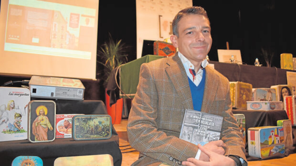 Manuel Córdoba, en la presentación de su libro sobre Puente Genil