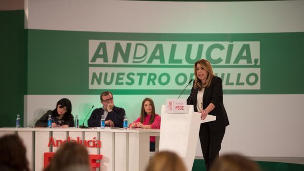 Susana Díaz descarta ante el PSOE el adelanto electoral pero advierte que no permitirá relajación en el partido