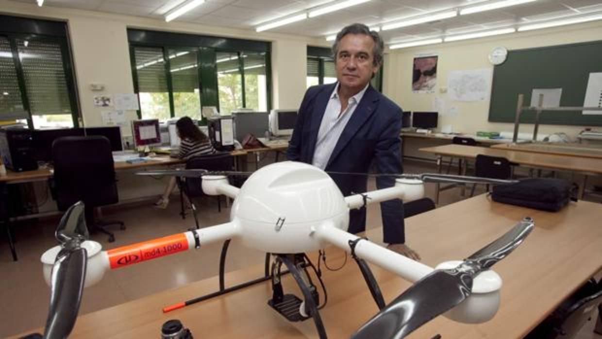 Profesor García Ferrer, experto en drones en el Campus de Rabanales
