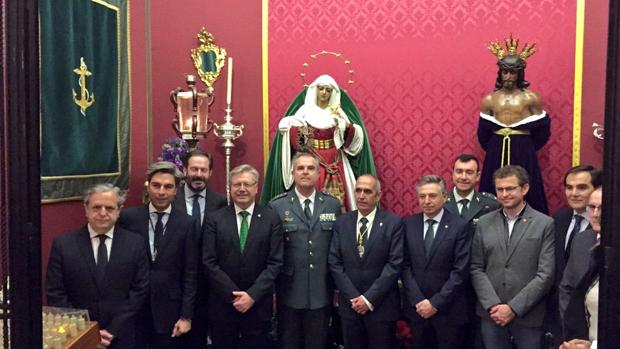 Cincuenta años del hermanamiento entre la Guardia Civil y la Esperanza de Córdoba