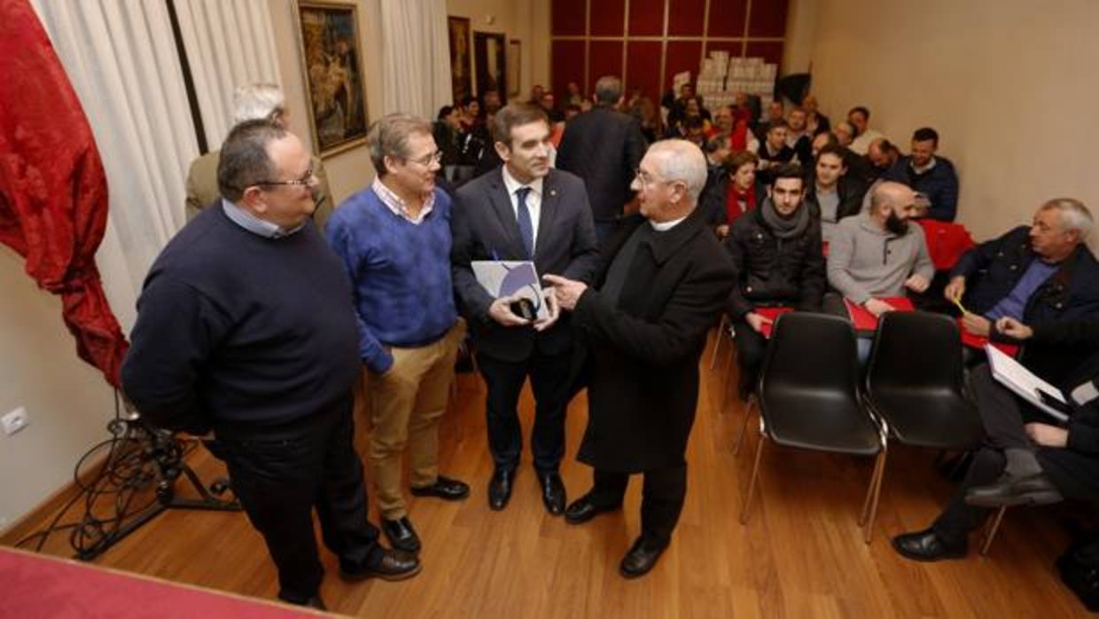 Asamblea en la Agrupación de Cofradías de Córdoba