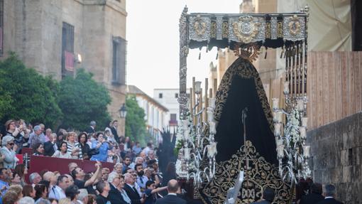 La Nazarena con su manto de salida