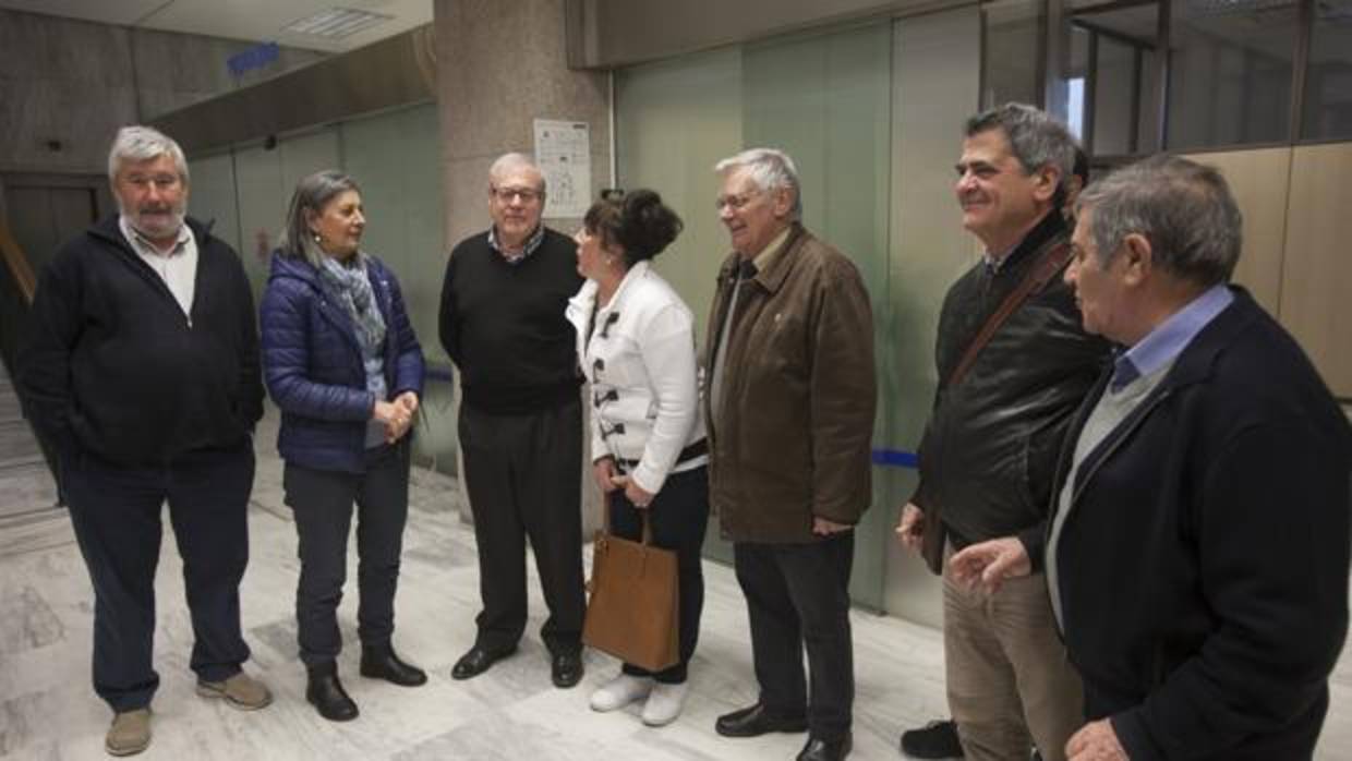 Reunión del teniente de alcalde de Seguridad, Emilio Aumente, con asociaciones vecinales afectadas por la carrera oficial