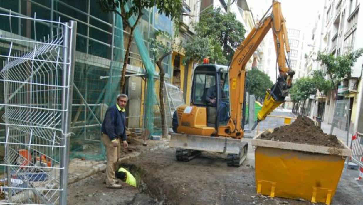 Obras en una calle de Córdoba