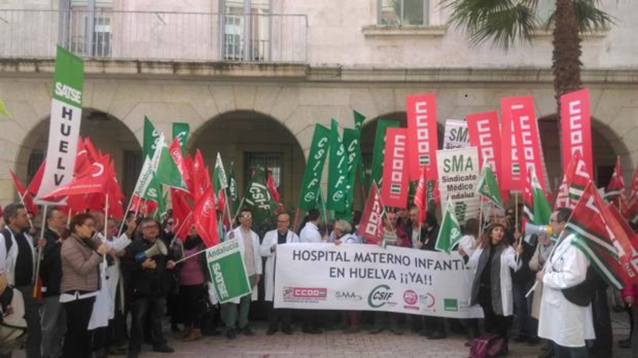 Imagen de la concentración de este martes en Huelva