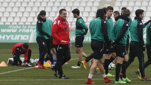 José Ramón Sandoval, técnico del Córdoba CF: «Un equipo que cree es un equipo al que apoyar»