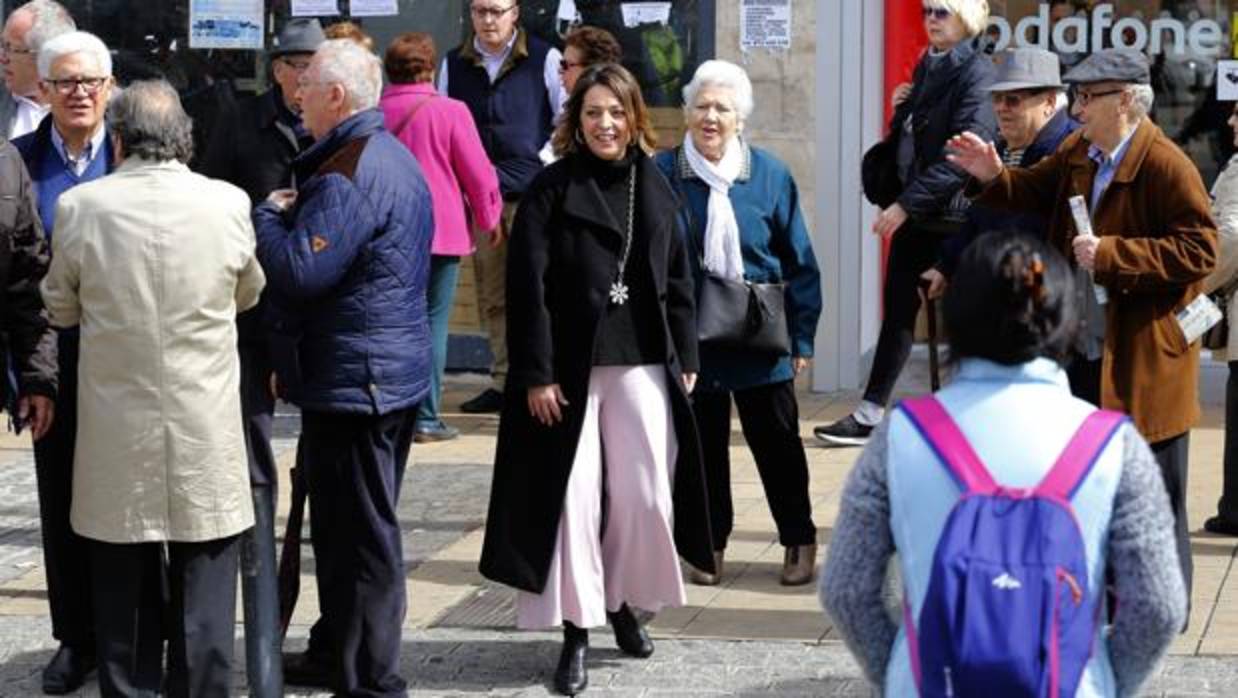 La alcaldesa, Isabel Ambrosio, esta mañana en Gran Vía Parque