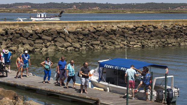 La mujer hallada en Isla Cristina murió ahogada y tenía piedras en los bolsillos