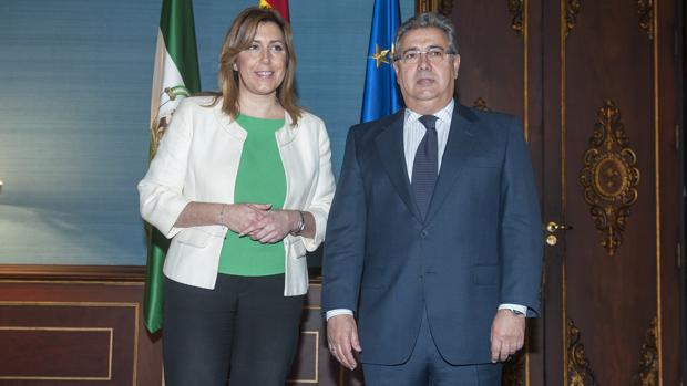 Susana Díaz se reunirá con Zoido para abordar medidas contra el narcotráfico en La Línea