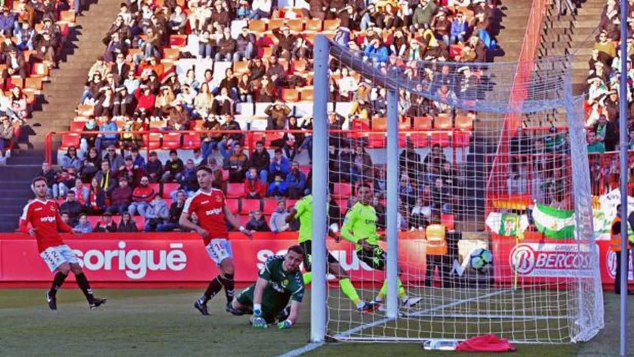 Aythami marca del 0-1 del Córdoba CF en Tarragona