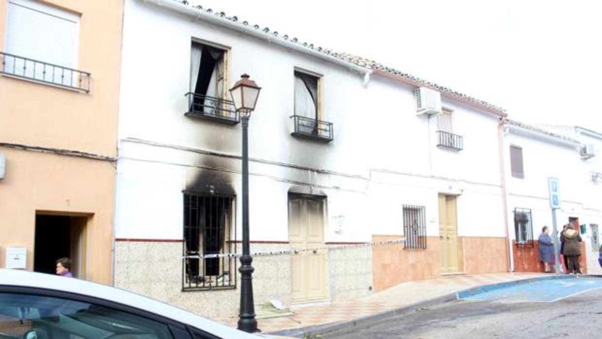 Estado en que quedó la casa de Nueva Carteya afectada por el incendio
