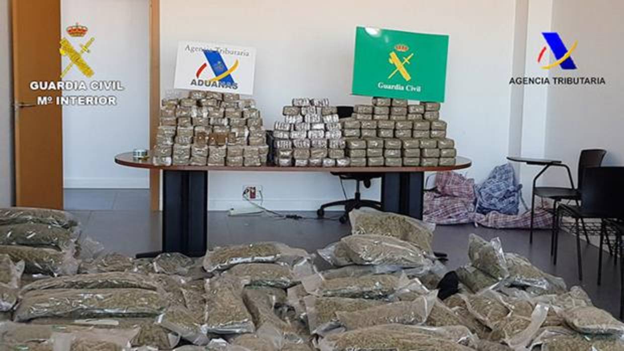 Marihuana incautada por la Guardia Civil en la «Operación Cartusián»