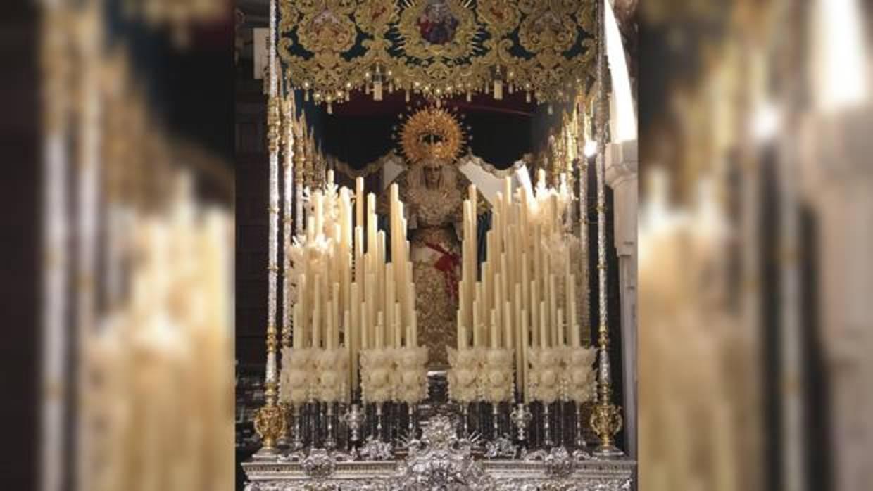 La Virgen de la Trinidad sobre su nuevo paso de palio