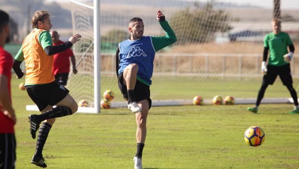 Córdoba CF | Los dos posibles cambios de Sandoval en el once titular