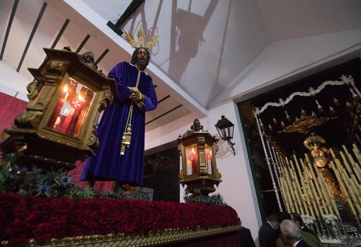 Nuestro Padre Jesús de la Sangre preparado para su vía crucis