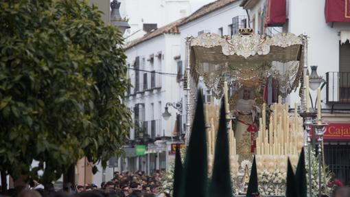 María Santísima de la Esperanza momentos después de su salida