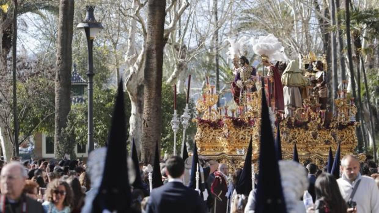 La Redención, ayer a su paso por los Jardines de la Agricultura