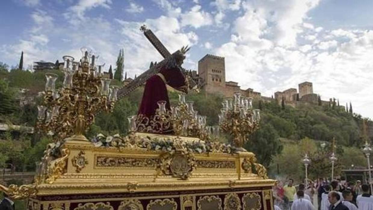El Vía Crucis de la Semana Santa de Granada, en su centenario el pasado año.