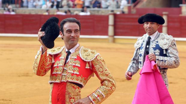 La propiedad de la plaza de toros de Córdoba rinde homenaje a Enrique Ponce