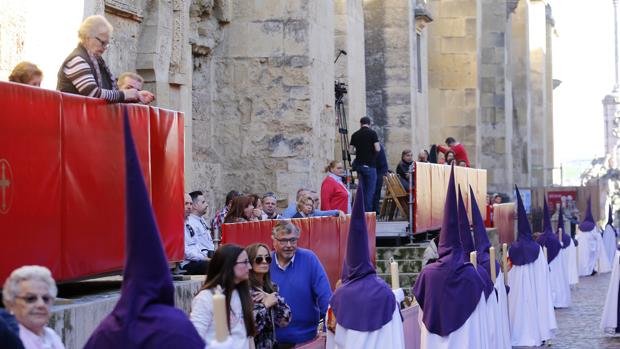 IU califica de «excluyente» y «dañina» para el patrimonio la carrera oficial de Córdoba