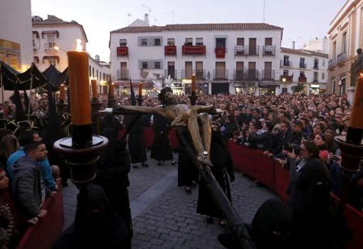 El Cristo de la Salud, al salir de la Trinidad el Lunes Santo de Córdoba