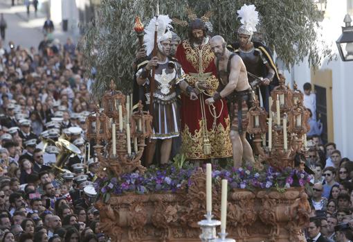 El misterio del Prendimiento avanza por la calle María Auxiliadora