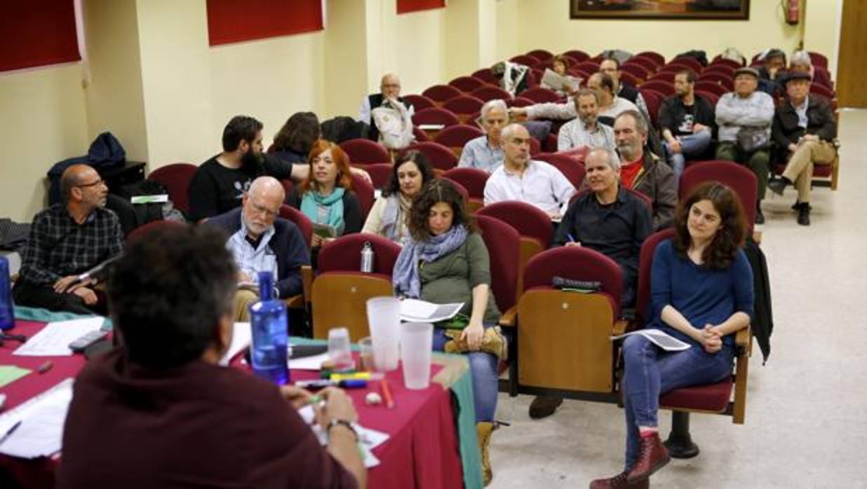 Un momento de la asamblea de Ganemos Córdoba, celebrada hoy