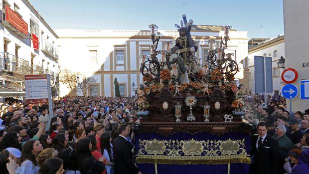 Así fue la salida del Nazareno de la Santa Faz