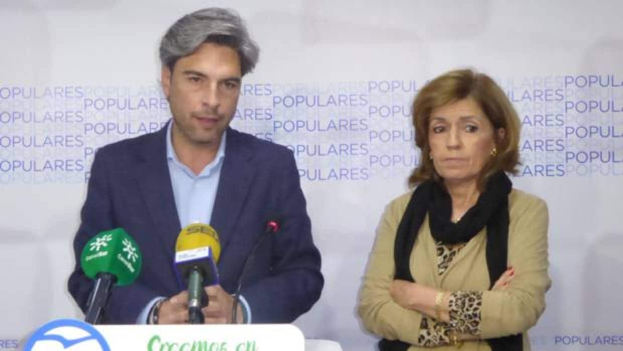 Andrés Lorite en la rueda de prensa sobre la irregularidades en las oposiciones a Bombero de la Diputación