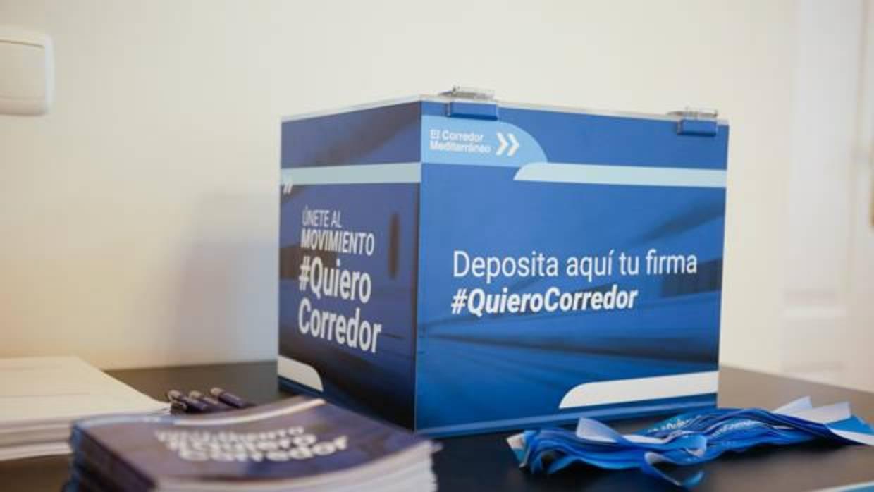 Material de la campaña que los empresarios de Andalucía, Murcia, Valencia y Cataluña han lanzado para revindicar la finalización del proyecto de Corredor Mediterráneo