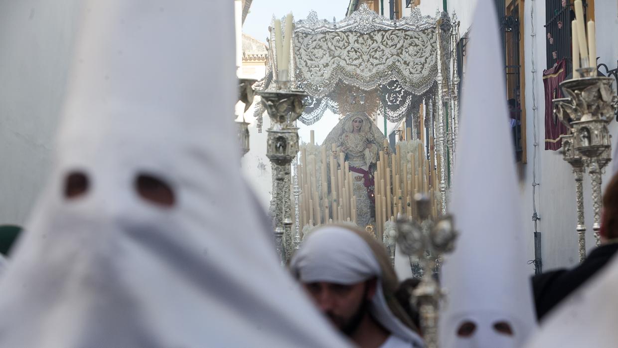 Paso de la Virgen de la Paz y Esperanza el Miércoles Santo