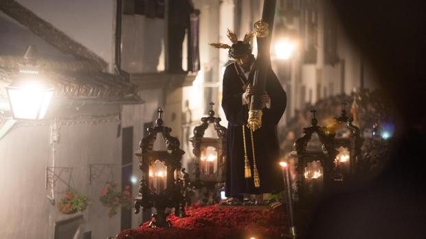 Así caminó el Señor de Pasión de Córdoba por San Basilio