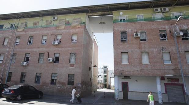 Herida una menor tras caer desde un tercero en el barrio de Las Palmeras de Córdoba