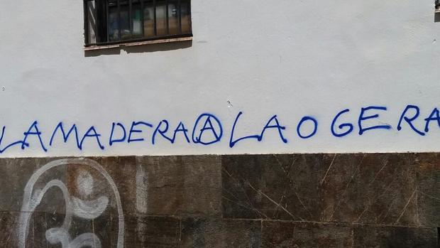 «La madera a la ogera»: una pintada amenazante con mala ortografía en el colegio de las Esclavas de Córdoba