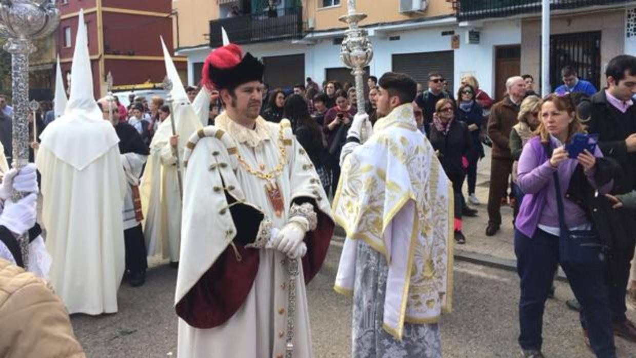 Ropones de pertiguero de la hermandad de la Merced