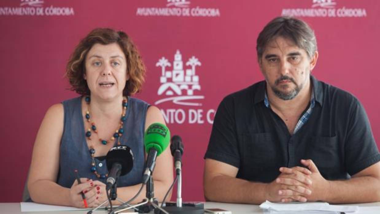 La presidenta de Vimcorsa, Alba Doblas, y el gerente, Rafael Ibáñez
