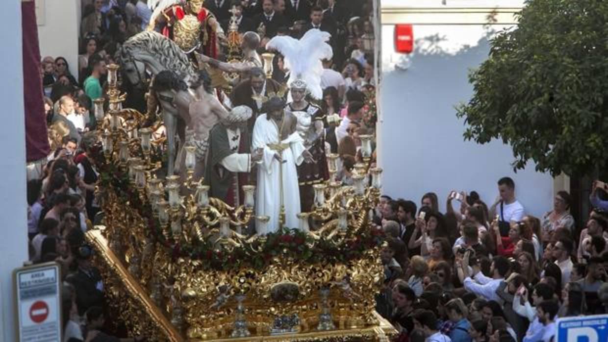 Llegada a la Plaza de las Doblas del Señor de la Humildad y Paciencia