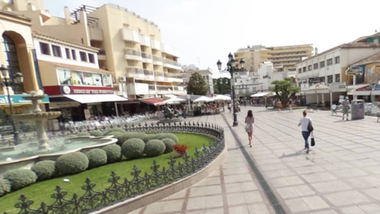 Plaza de la Nogalera en el centro de Torremolinos