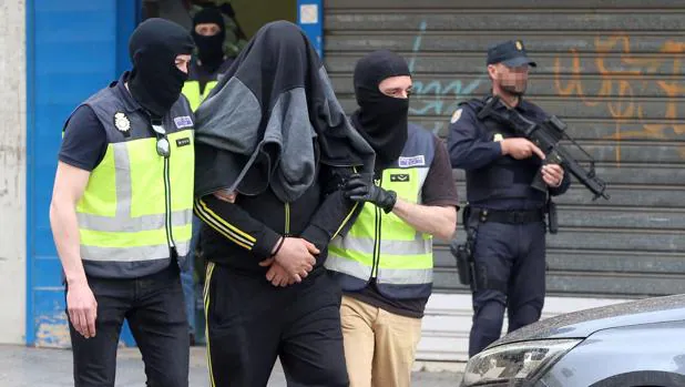 Fadoua, la peligrosa yihadista que se financiaba en Málaga