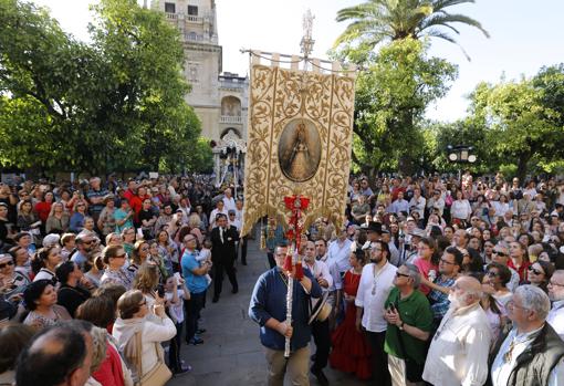 Llegada a la Catedral del Simpecado