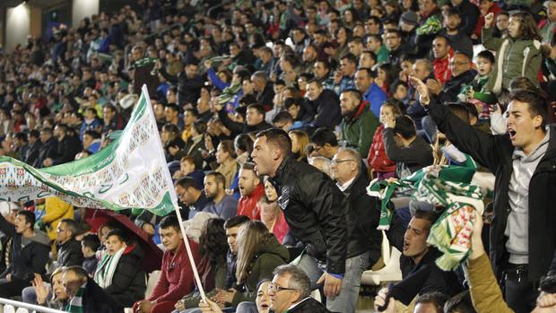 Córdoba CF | El cordobesismo también reclama un estadio lleno que impulse al equipo ante el Almería