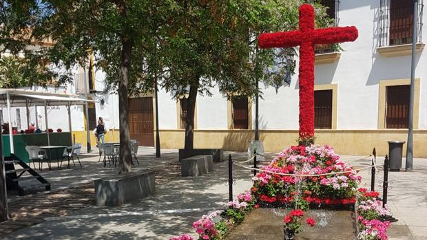 Dos Cruces se quedan sin el accésit de participación en el concurso de Córdoba por poner reguetón o Sabina